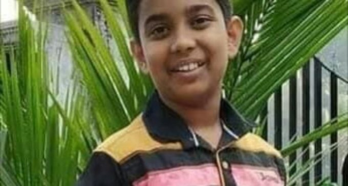 ക്രിക്കറ്റ് ബാറ്റ് തലയില് വീണു വിദ്യാര്ഥി മരിച്ചു.