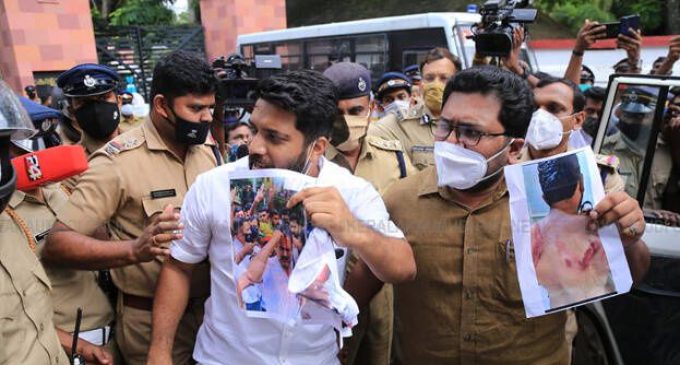 പൊലീസ് അതിക്രമത്തിനെതിരെ തലസ്ഥാനത്ത് എം എല് എമാരുടെ പ്രതിഷേധം: ഷാഫിപറമ്ബിലും ശബരീനാഥനും അറസ്റ്റില്