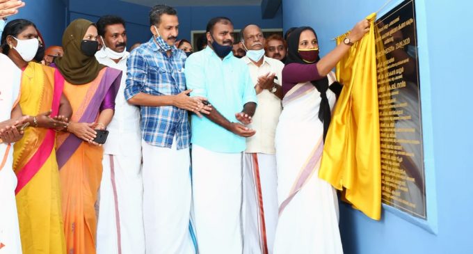 ജില്ലാ പഞ്ചായത്ത് കരകൗശല ഉത്പാദന വിപണനകേന്ദ്രം നാടിന് സമർപ്പിച്ചു.