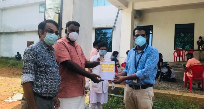 അക്ഷര ദീപം സാംസ്കാരിക കൂട്ടായ്മ തൃത്താല ഹെൽത്ത് ഡിപ്പാർട്മെന്റ്ന്ന് പൾസ് ഓക്സി ചെക്ക് മെഷിൻ നൽകി