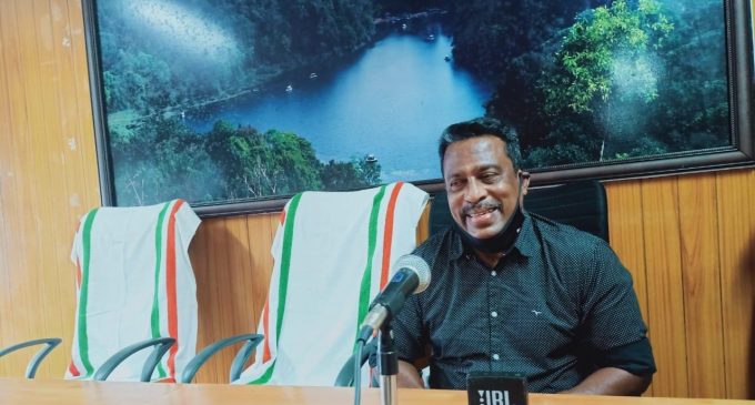 ടേക്ക് ഓഫ്; അബു സലിം കുട്ടികളുമായി സംവദിച്ചു