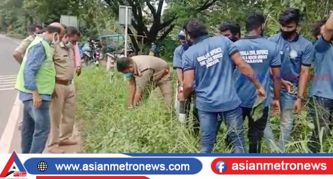 നാഷണൽ സിവിൽ ഡിഫെൻസ് ഡേയിൽ കേരള ഫയർ & റെസ്ക്യു് അംഗങ്ങൾ ജില്ലയിലെ അപകട സാധ്യത കൂടിയ മേഖലകളിലെ റോഡ് ദിശാ സൂചക ബോർഡുകളും പരിസരവും ശുചീകരിച്ചു