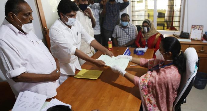 ടി സിദ്ധിഖ് നാമനിർദേശ പത്രിക സമർപ്പിച്ചു