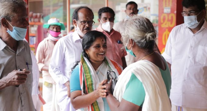 യു.ഡി.എഫ് സ്ഥാനാർഥി ആർ.രശ്മി മണ്ഡലത്തിലെ വിവിധ ദേവാലയങ്ങൾ സന്ദർശിച്ചു.