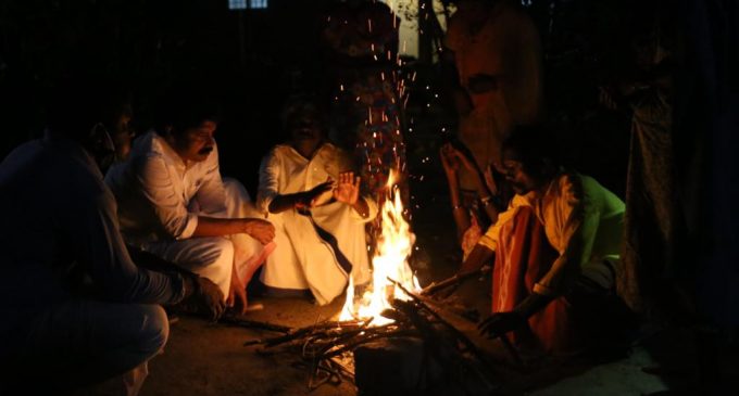 ഗോത്രജീവിതങ്ങള് നേരിട്ടറിഞ്ഞ്; അവര്ക്കൊപ്പം ചേര്ന്ന് കോളനികളിലൂടെ ടി. സിദ്ദിഖിന്റെ പര്യടനം