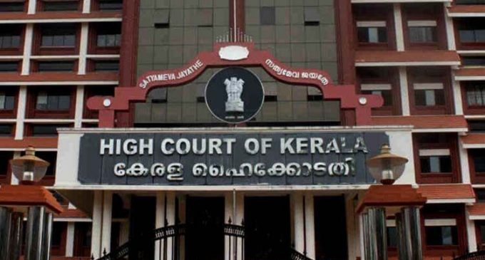 ഒരാള് ഒന്നിലേറെ വോട്ട് ചെയ്യുന്നില്ലെന്ന് ഉറപ്പാക്കണം; ഇരട്ടവോട്ടിൽ തെരഞ്ഞെടുപ്പ് കമ്മീഷന് ഹൈക്കോടതിയുടെ കര്ശന നിര്ദേശം