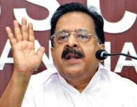 ‘ഇരട്ട വോട്ടുള്ളവരെ വോട്ട് ചെയ്യാന് അനുവദിക്കരുത്’: ഹൈക്കോടതിയെ സമീപിച്ച് രമേശ് ചെന്നിത്തല