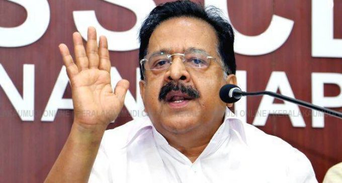 ‘ഇരട്ട വോട്ടുള്ളവരെ വോട്ട് ചെയ്യാന് അനുവദിക്കരുത്’: ഹൈക്കോടതിയെ സമീപിച്ച് രമേശ് ചെന്നിത്തല