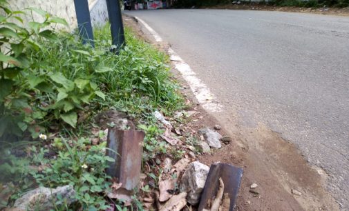 ഇലക്ട്രിക് തൂണിന്റെ കുറ്റി അപകടാവസ്ഥയിൽ