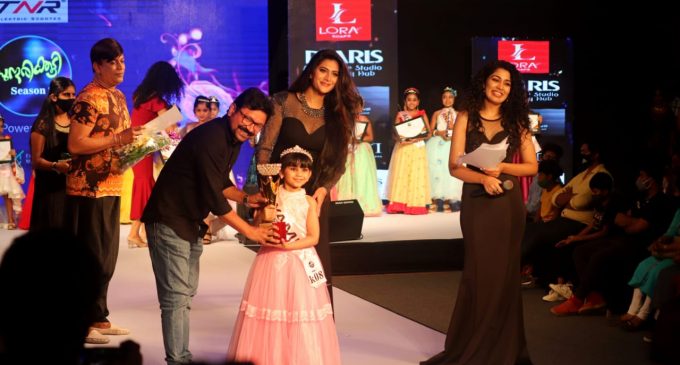സുന്ദരിക്കുട്ടി ബ്യൂട്ടി കോണ്ടെസ്റ്റ് സീസൺ 2 ഫാഷൻ ഷോ മത്സരത്തിൽ കൊട്ടാരക്കര ചെങ്ങമനാട് സ്വദേശി യാമി അരുൺ ദേവ് ഫസ്റ്റ് റണ്ണർ അപ്പ് ആയി തിരഞ്ഞെടുക്കപ്പെട്ടു.