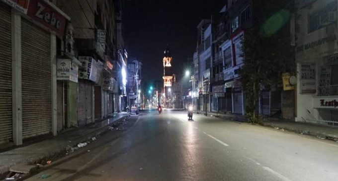 രാത്രി കർഫ്യൂ: അവശ്യ സാധനങ്ങള് വാങ്ങാം, നോമ്പിന് ഇളവ്; രാത്രിയാത്ര കാരണം ബോധ്യപ്പെടുത്തി മാത്രം