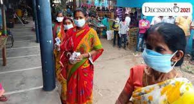 ബംഗാളിൽ ഏഴാംഘട്ട വോട്ടെടുപ്പ് ആരംഭിച്ചു; കോവിഡ് ഭീതിക്കിടയിൽ കടുത്ത നിയന്ത്രണങ്ങൾ