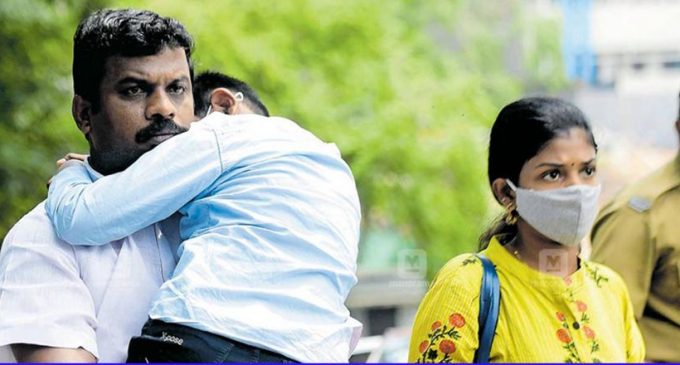 പ്രചാരണത്തിരക്കിനിടെ അടൂരിലെ യുഡിഎഫ് സ്ഥാനാർഥി മകന്റെ ചികിത്സയ്ക്കായി ആര്സിസിയിൽ