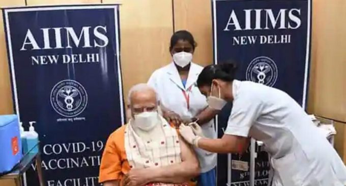 പ്രധാനമന്ത്രി നരേന്ദ്രമോദി രണ്ടാം ഡോസ് വാക്സിൻ സ്വീകരിച്ചു