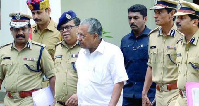 കൊവിഡ് നിയന്ത്രണങ്ങൾ ശക്തമാക്കാൻ കേരളം; മുഖ്യമന്ത്രി അടിയന്തര യോഗം വിളിച്ചു