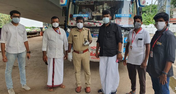 രക്തം നൽകുന്നതിന്ന് തയ്യാറായി സ്വമനസ്സാ മുന്നോട്ട് വന്നിട്ടുള്ള 40 – ഓളം സന്നദ്ധ പ്രവർത്തകർക്ക് വേണ്ട നിർദേശങ്ങൾ നൽകി