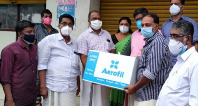 കൊട്ടാരക്കര നഗരസഭക്ക് കെ.എൻ.ബാലഗോപാൽ ഓക്സിമീറ്ററുകൾ കൈമാറി.