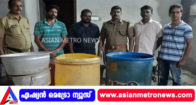 ചാരായം വാറ്റിയവരെ എക്സൈസ് പിടികൂടി .