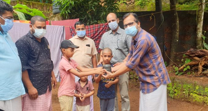 സൈക്കിളിന് കരുതിയ തുക ചികിത്സ നിധിക്ക്,;പുത്തൻ സൈക്കിൾ വാങ്ങി നൽകി ബ്രിട്ടീഷ് ക്ലബ് ഇംഗ്ലീഷ് അക്കാദമി പൂർവ്വവിദ്യാർത്ഥികൾ