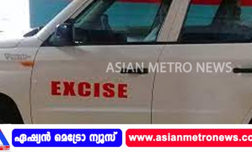എക്സൈസ് ഉദ്യോഗസ്ഥരെ സർവ്വീസിൽ തിരികെയെടുത്തത്അഡ്മിനിസ്ട്രേറ്റീവ് ട്രൈബ്യൂണലിന്റെ ഉത്തരവ അനുസരിച്ചാണെന്ന് എക്സൈസ് കമ്മീഷണർ