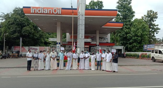 ഇന്ധന വില വർധനവിനെതിരെ കേരളാ കോൺഗ്രസ് (ബി ) യുടെ പ്രതിഷേധം