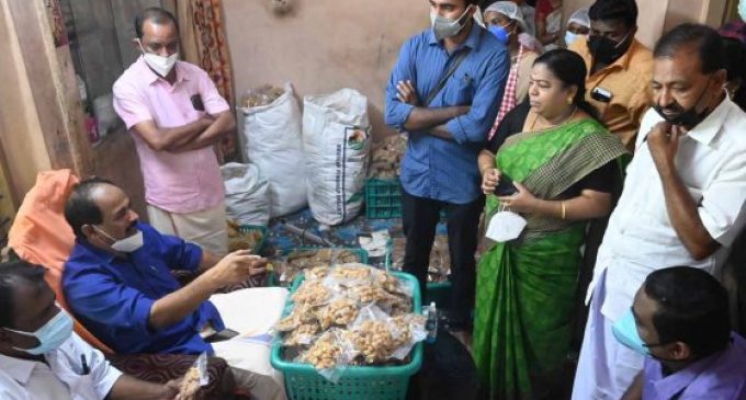 ഓണക്കിറ്റിനു കുടുംബശ്രീ ഒരുക്കുന്നത് 2,42,500 പാക്കറ്റ് ഉപ്പേരി