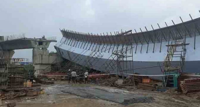മുംബൈയില് നിര്മാണത്തിലിരുന്ന മേല്പാലം തകര്ന്നുവീണ് അപകടം; 14 പേര്ക്ക് പരിക്ക്