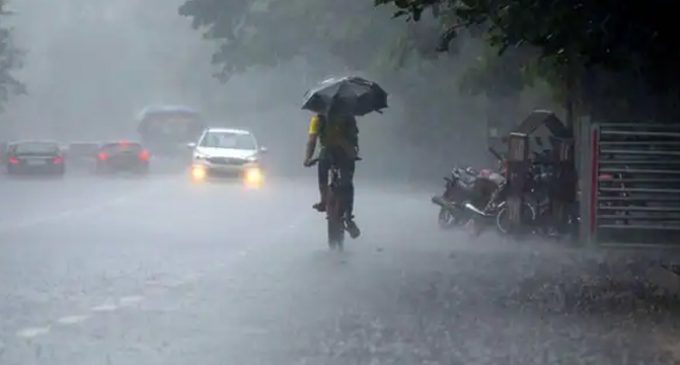 അതിശക്ത മഴയ്ക്ക് സാധ്യത: വിവിധ ജില്ലകളിൽ ഓറഞ്ച് അലർട്ട്