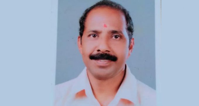 ബൈക്കിന് മുകളിലേക്ക് മരം കടപുഴകി വീണ് ജന്മഭൂമി ലേഖകന് മരിച്ചു.