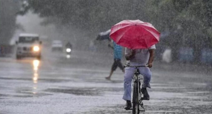 ശക്തമായ മഴ: വിവിധ ജില്ലകളിലെ വിദ്യാഭ്യാസ സ്ഥാപനങ്ങള്ക്ക് ഇന്ന് അവധി