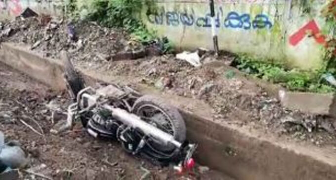 ബൈക്ക് നിയന്ത്രണംവിട്ട് ഓടയിലേക്ക് മറിഞ്ഞു; വനിത എസ്ഐക്ക് ഗുരുതര പരുക്ക്