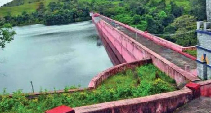 മുല്ലപ്പെരിയാര് ഡാമിലെ ജലനിരപ്പ് കുറയുന്നു