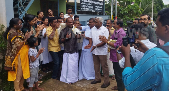 എഴുകോൺ ഗ്രാമ പഞ്ചായത്ത് പ്രസിഡൻ്റ് അഡ്വ: ബിജു എബ്രഹാമിനെ തൃക്കണ്ണമംഗൽ ജനകീയവേദി ആദരിച്ചു