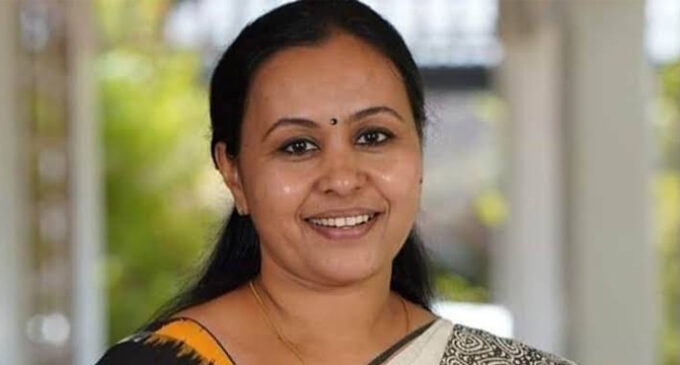 ആറാം ക്ലാസ് വിദ്യാര്ഥിനിയെ കണ്ടക്ടര് പാതിവഴിയില് ഇറക്കി വിട്ട സംഭവത്തില് ആരോഗ്യ മന്ത്രി വീണാ ജോര്ജ് അന്വേഷണത്തിന് ഉത്തരവിട്ടു