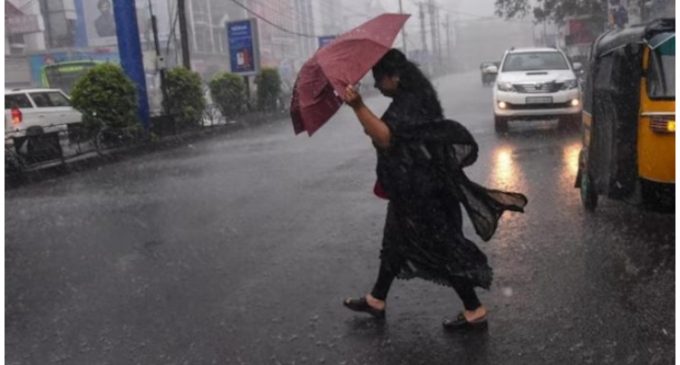 സംസ്ഥാനത്ത് കനത്ത മഴ തുടരുമെന്ന് കേന്ദ്ര കാലാവസ്ഥാ വകുപ്പ്